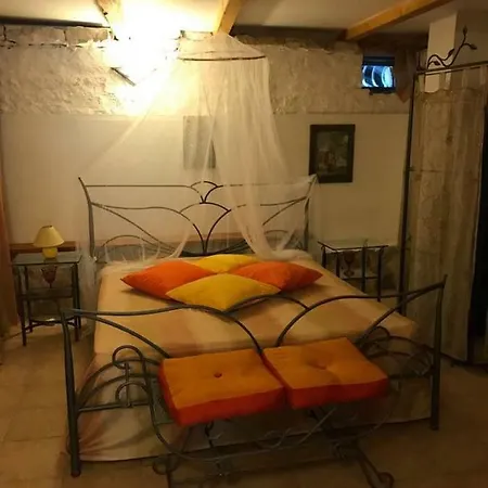 Cica Pavlovich Apartamento Grohote